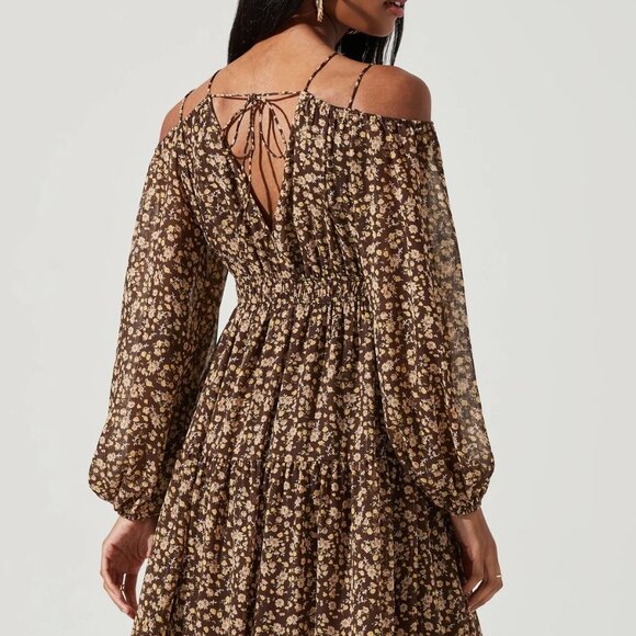 ASTR The Label Ciri Floral Cold Shoulder Long Sleeve Dress — M - Picture 1 of 4